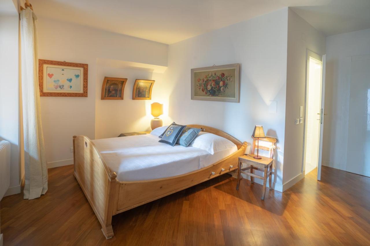 B&B S. Trinita 18 Suites & Rooms 特伦托 外观 照片
